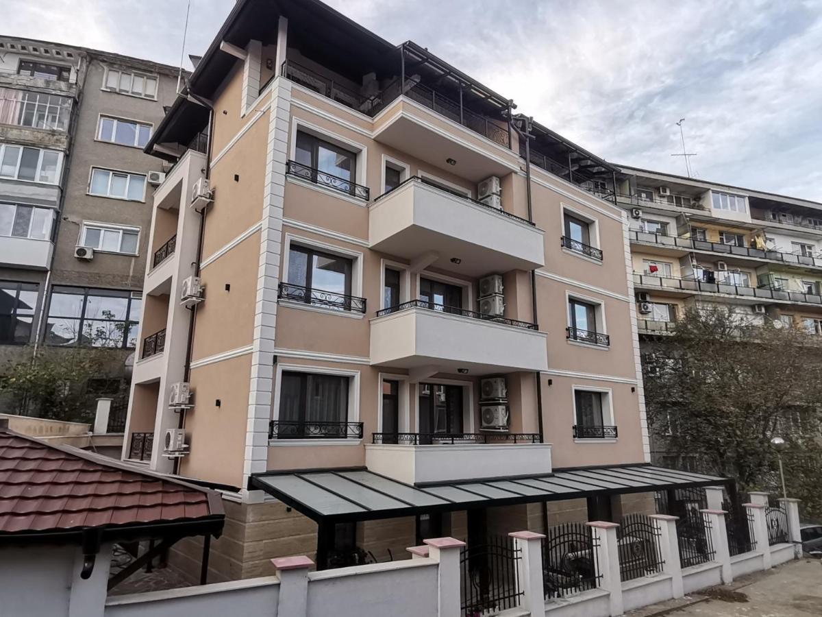 Family Boutique Residence-Free Parking Veliko Tarnovo Extérieur photo